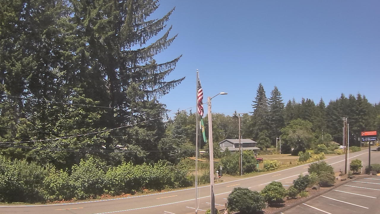 Thumbnail for current weather camera view from Wishkah Valley School in Aberdeen, Washington
