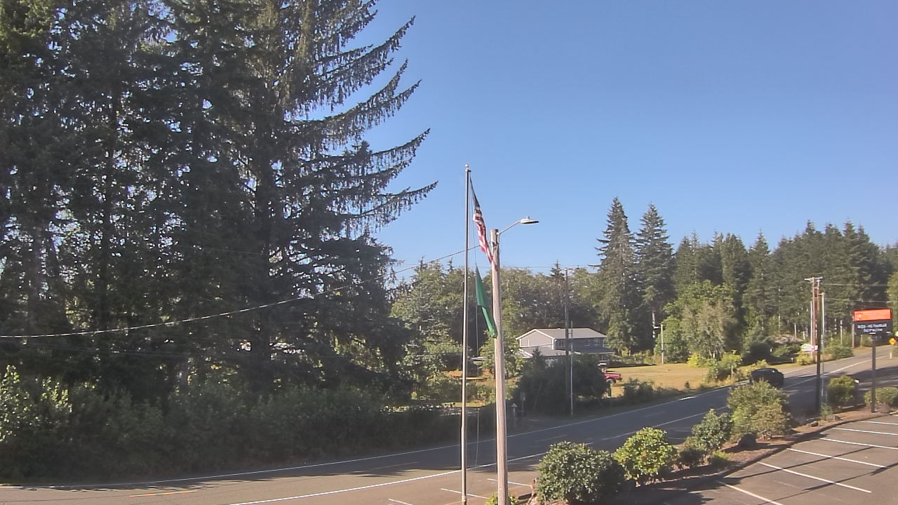 Thumbnail for current weather camera view from Wishkah Valley School in Aberdeen, Washington