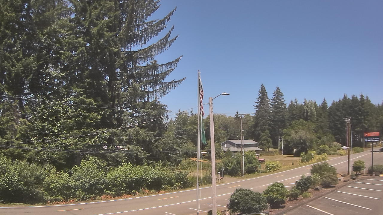 Thumbnail for current weather camera view from Wishkah Valley School in Aberdeen, Washington