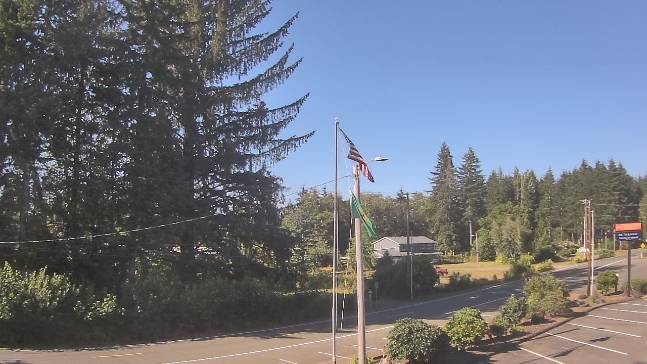 Thumbnail for current weather camera view from Wishkah Valley School in Aberdeen, Washington