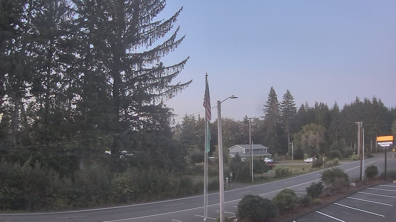 Thumbnail for current weather camera view from Wishkah Valley School in Aberdeen, Washington