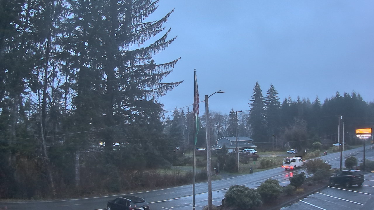 Thumbnail for current weather camera view from Wishkah Valley School in Aberdeen, Washington