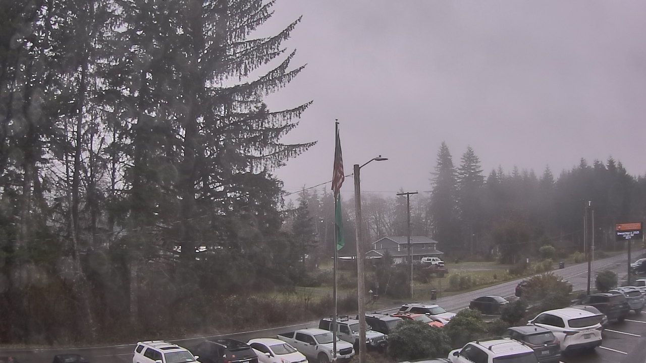 Thumbnail for current weather camera view from Wishkah Valley School in Aberdeen, Washington