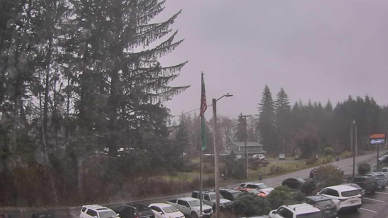 Thumbnail for current weather camera view from Wishkah Valley School in Aberdeen, Washington