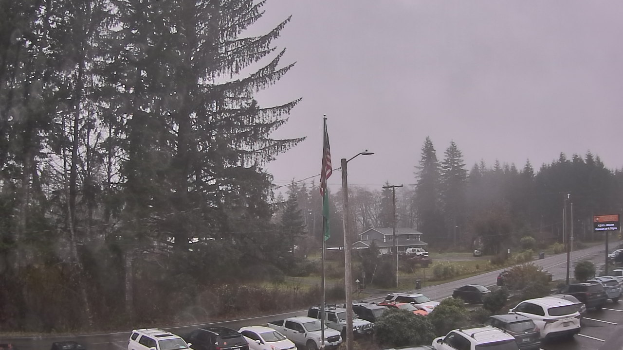 Thumbnail for current weather camera view from Wishkah Valley School in Aberdeen, Washington