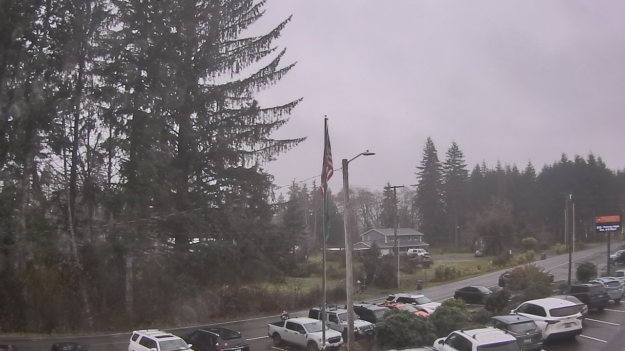 Thumbnail for current weather camera view from Wishkah Valley School in Aberdeen, Washington