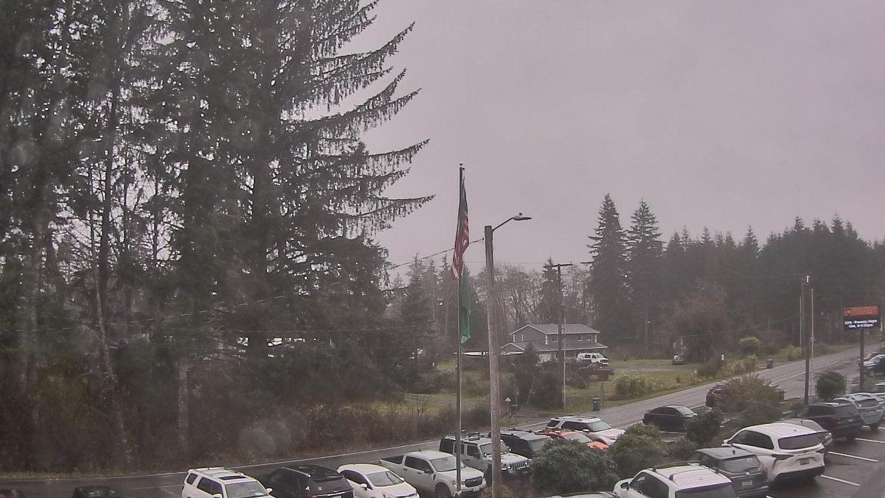 Thumbnail for current weather camera view from Wishkah Valley School in Aberdeen, Washington