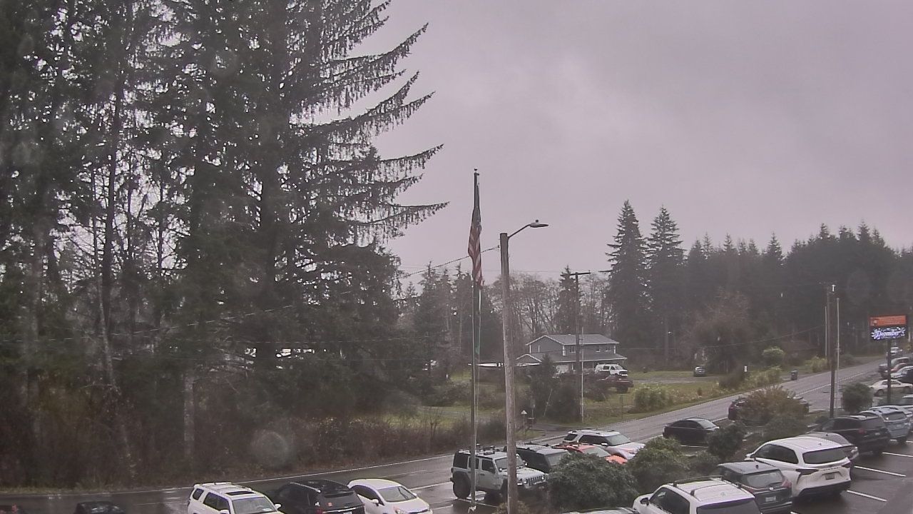 Thumbnail for current weather camera view from Wishkah Valley School in Aberdeen, Washington