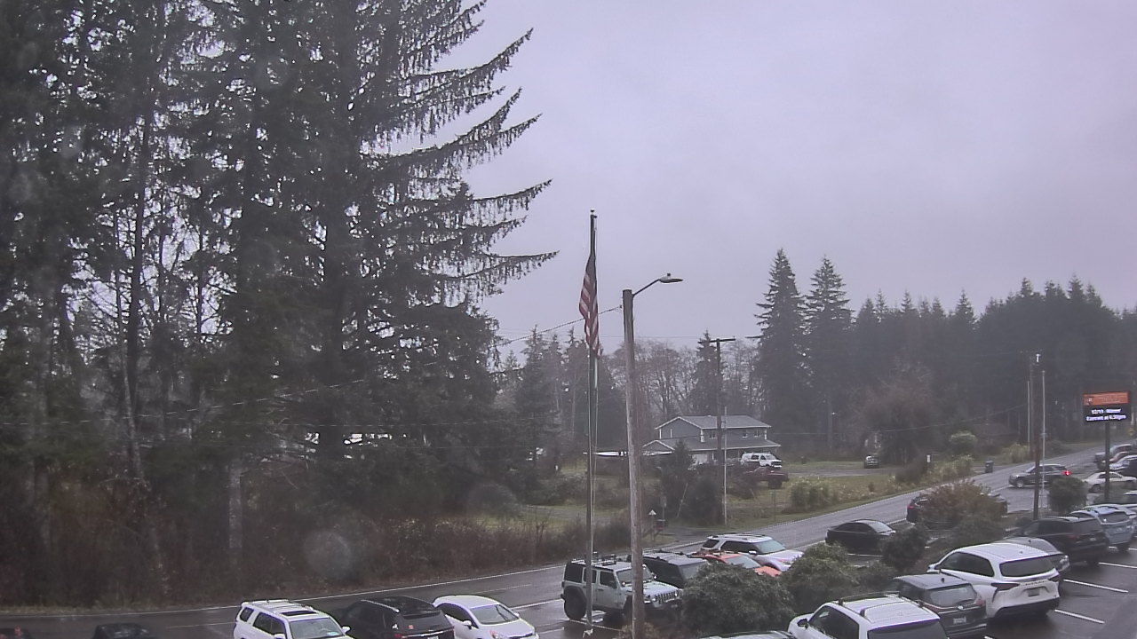 Thumbnail for current weather camera view from Wishkah Valley School in Aberdeen, Washington