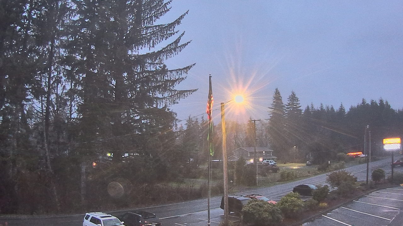 Thumbnail for current weather camera view from Wishkah Valley School in Aberdeen, Washington