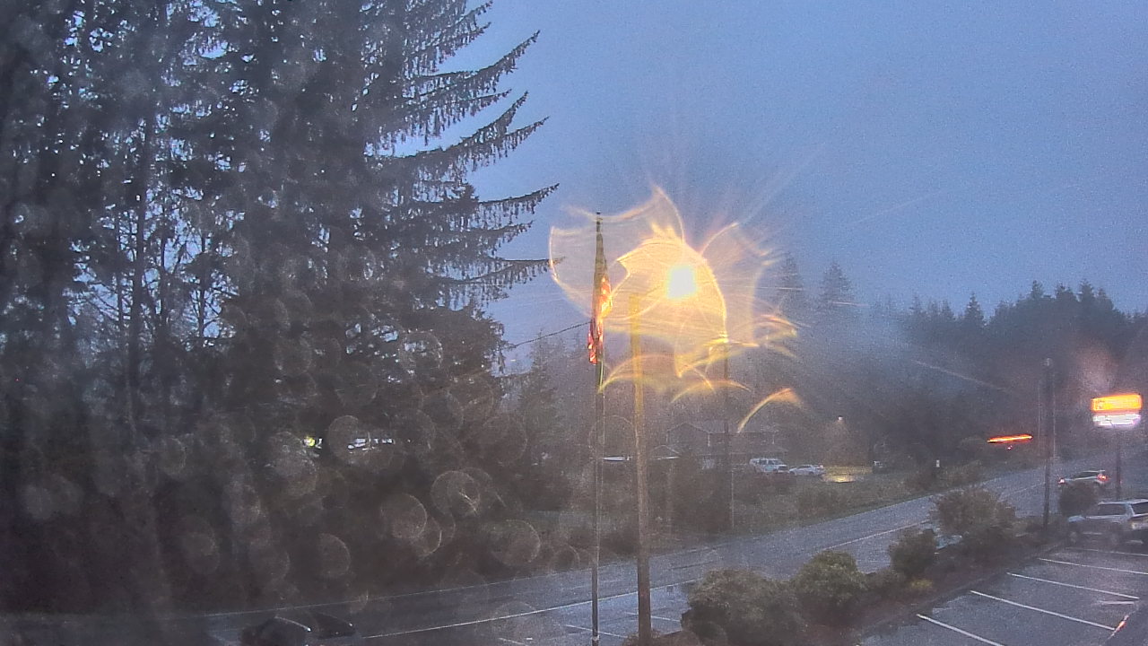Thumbnail for current weather camera view from Wishkah Valley School in Aberdeen, Washington