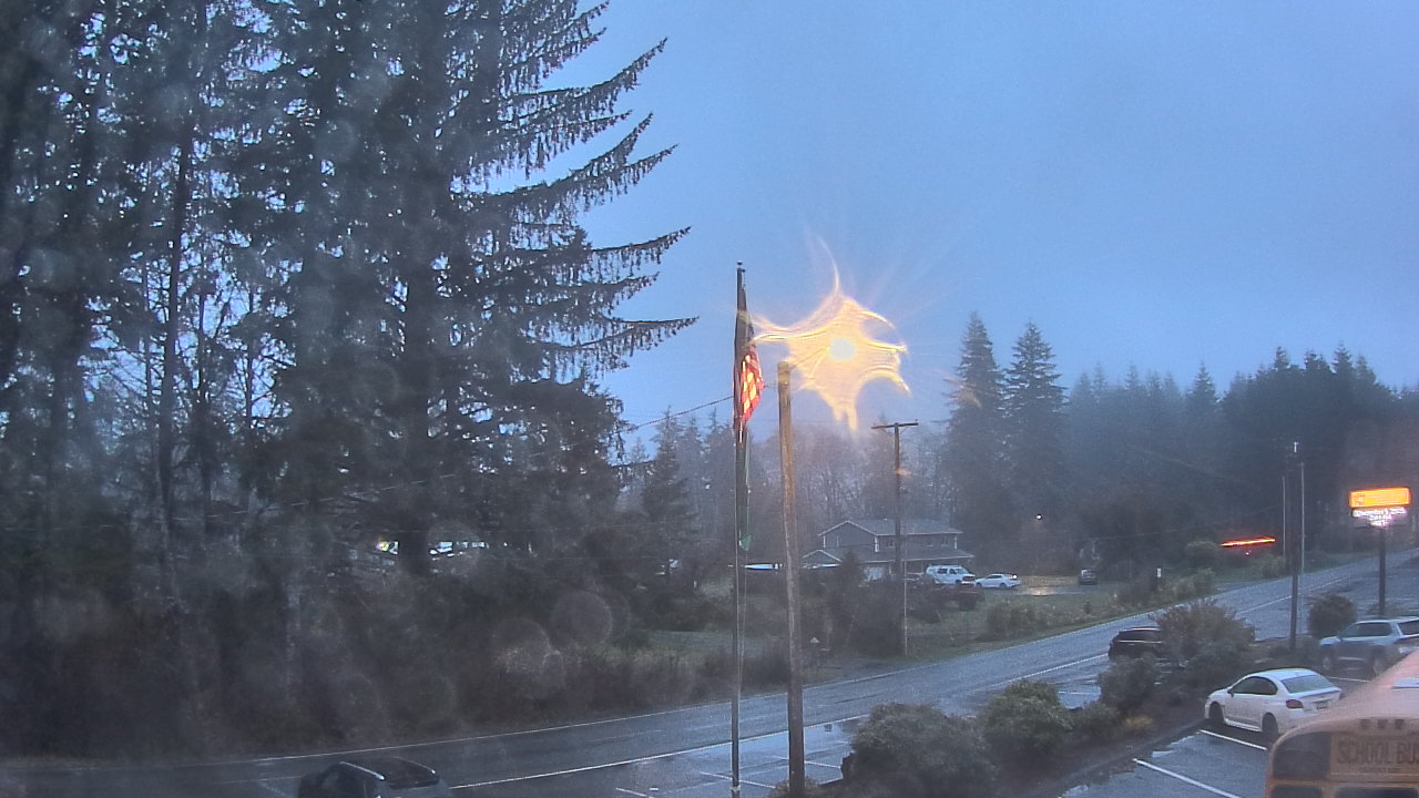 Thumbnail for current weather camera view from Wishkah Valley School in Aberdeen, Washington