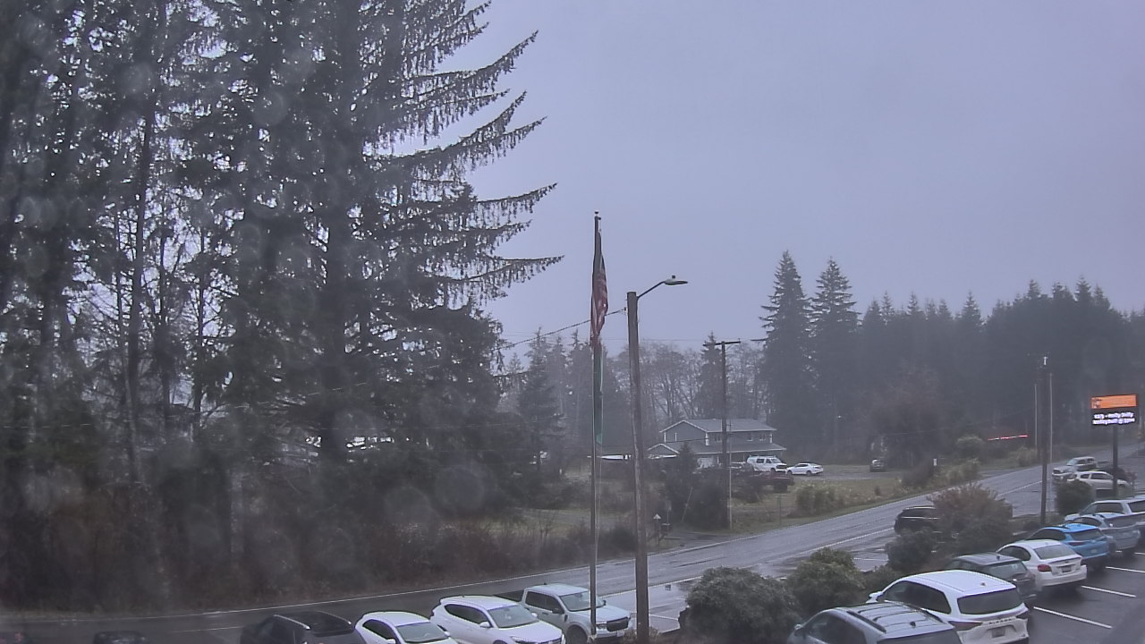 Thumbnail for current weather camera view from Wishkah Valley School in Aberdeen, Washington