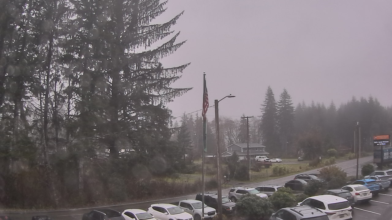 Thumbnail for current weather camera view from Wishkah Valley School in Aberdeen, Washington