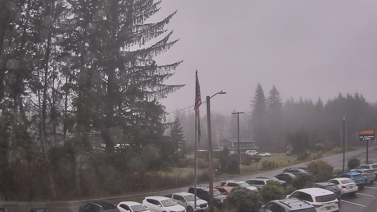 Thumbnail for current weather camera view from Wishkah Valley School in Aberdeen, Washington