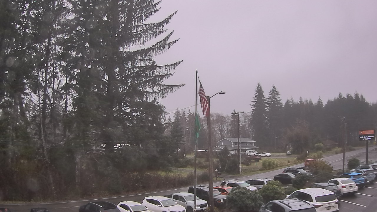 Thumbnail for current weather camera view from Wishkah Valley School in Aberdeen, Washington