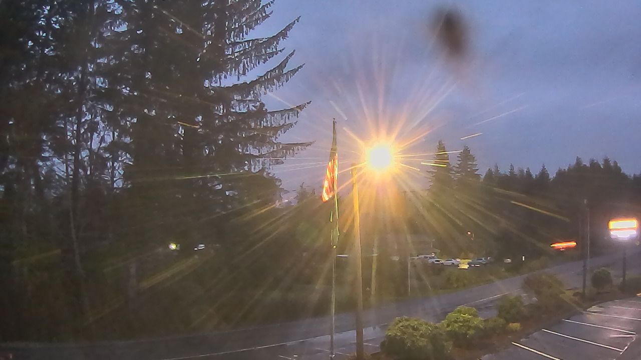 Thumbnail for current weather camera view from Wishkah Valley School in Aberdeen, Washington