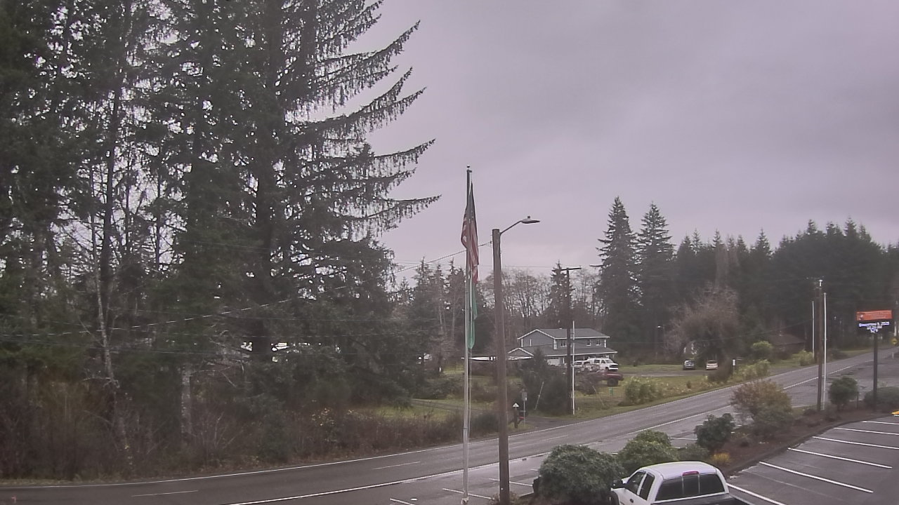 Thumbnail for current weather camera view from Wishkah Valley School in Aberdeen, Washington