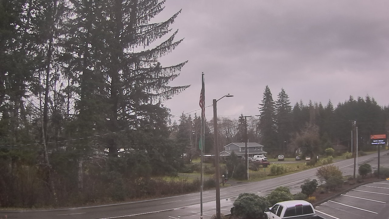 Thumbnail for current weather camera view from Wishkah Valley School in Aberdeen, Washington