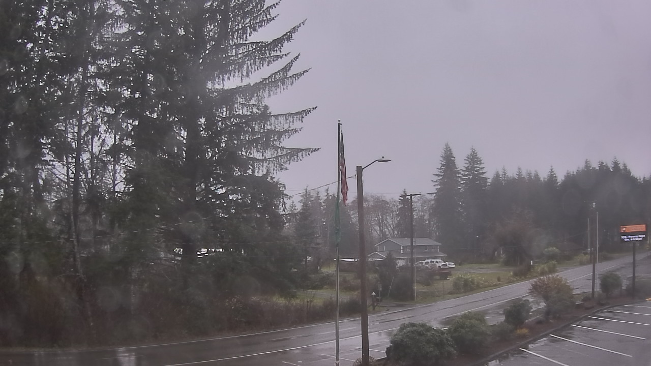 Thumbnail for current weather camera view from Wishkah Valley School in Aberdeen, Washington