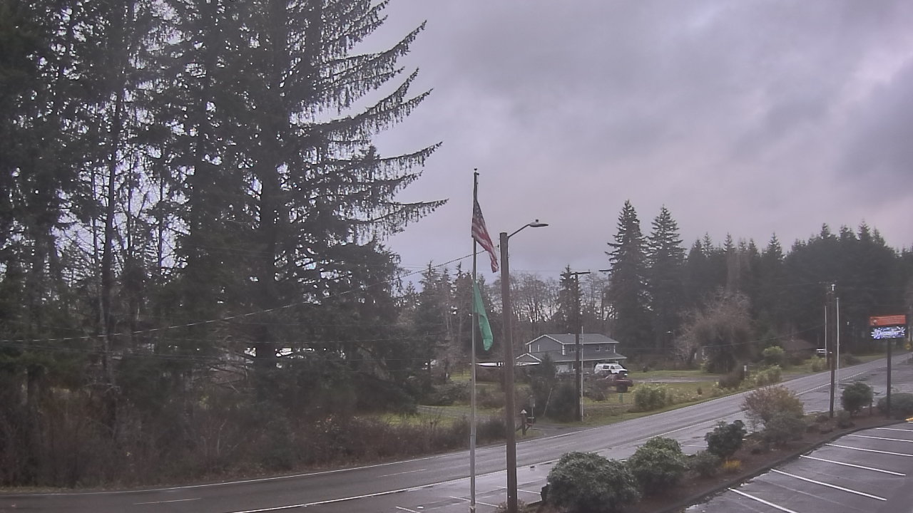 Thumbnail for current weather camera view from Wishkah Valley School in Aberdeen, Washington