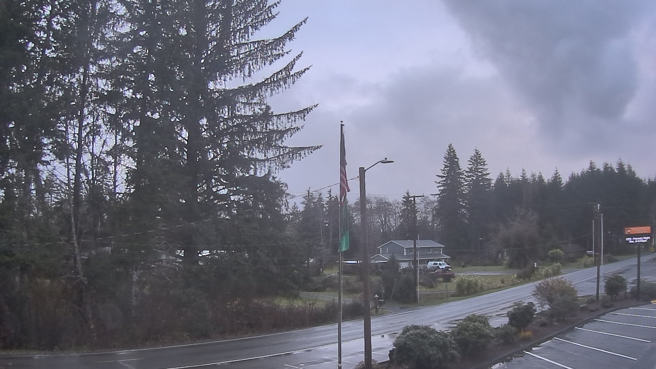 Thumbnail for current weather camera view from Wishkah Valley School in Aberdeen, Washington