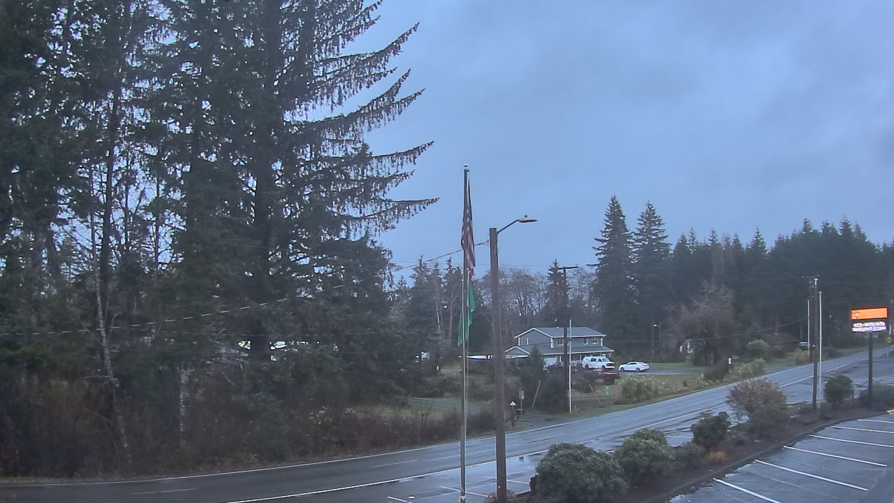 Thumbnail for current weather camera view from Wishkah Valley School in Aberdeen, Washington
