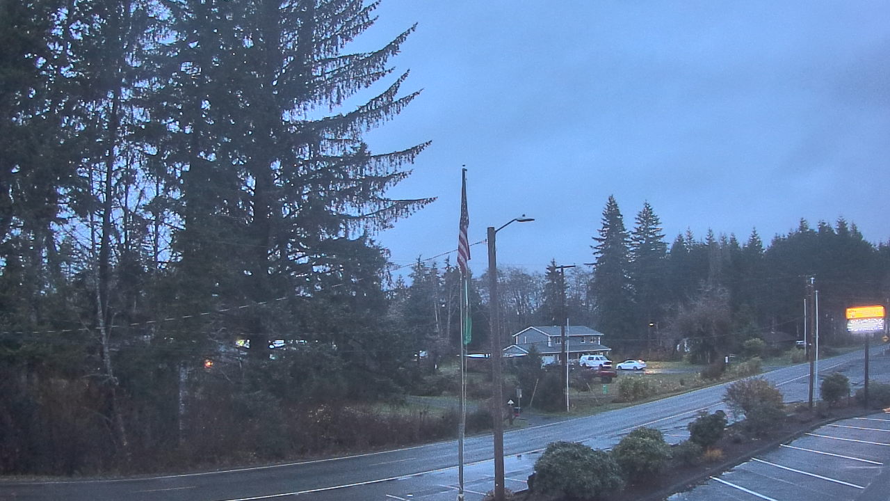 Thumbnail for current weather camera view from Wishkah Valley School in Aberdeen, Washington