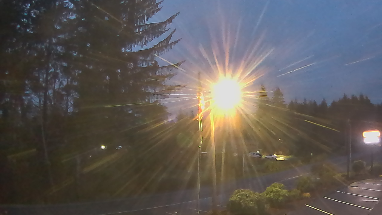 Thumbnail for current weather camera view from Wishkah Valley School in Aberdeen, Washington