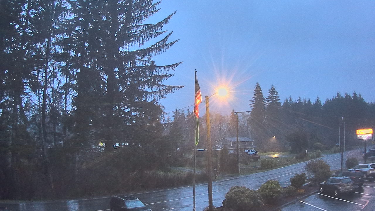 Thumbnail for current weather camera view from Wishkah Valley School in Aberdeen, Washington