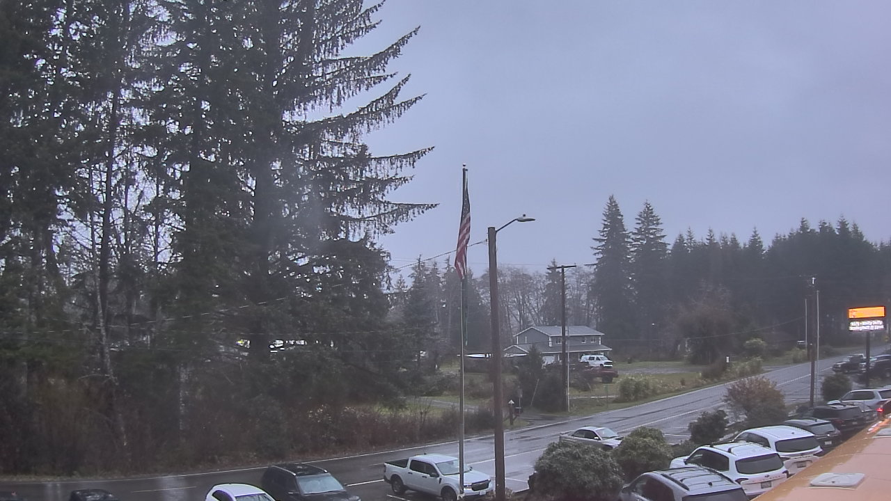 Thumbnail for current weather camera view from Wishkah Valley School in Aberdeen, Washington