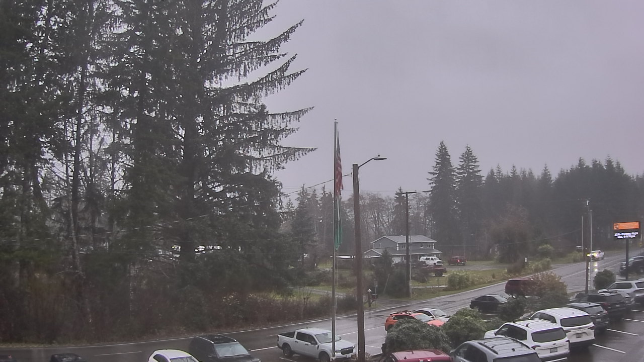 Thumbnail for current weather camera view from Wishkah Valley School in Aberdeen, Washington