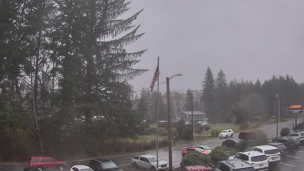 Thumbnail for current weather camera view from Wishkah Valley School in Aberdeen, Washington