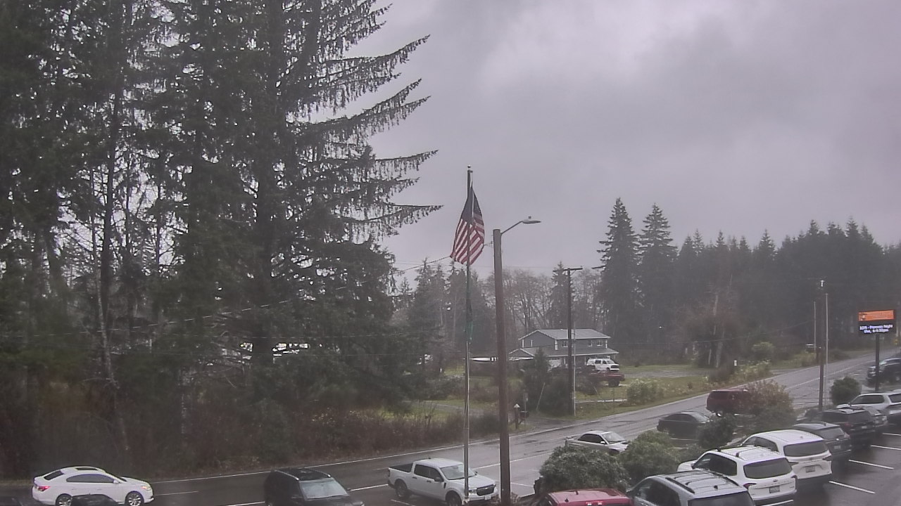 Thumbnail for current weather camera view from Wishkah Valley School in Aberdeen, Washington