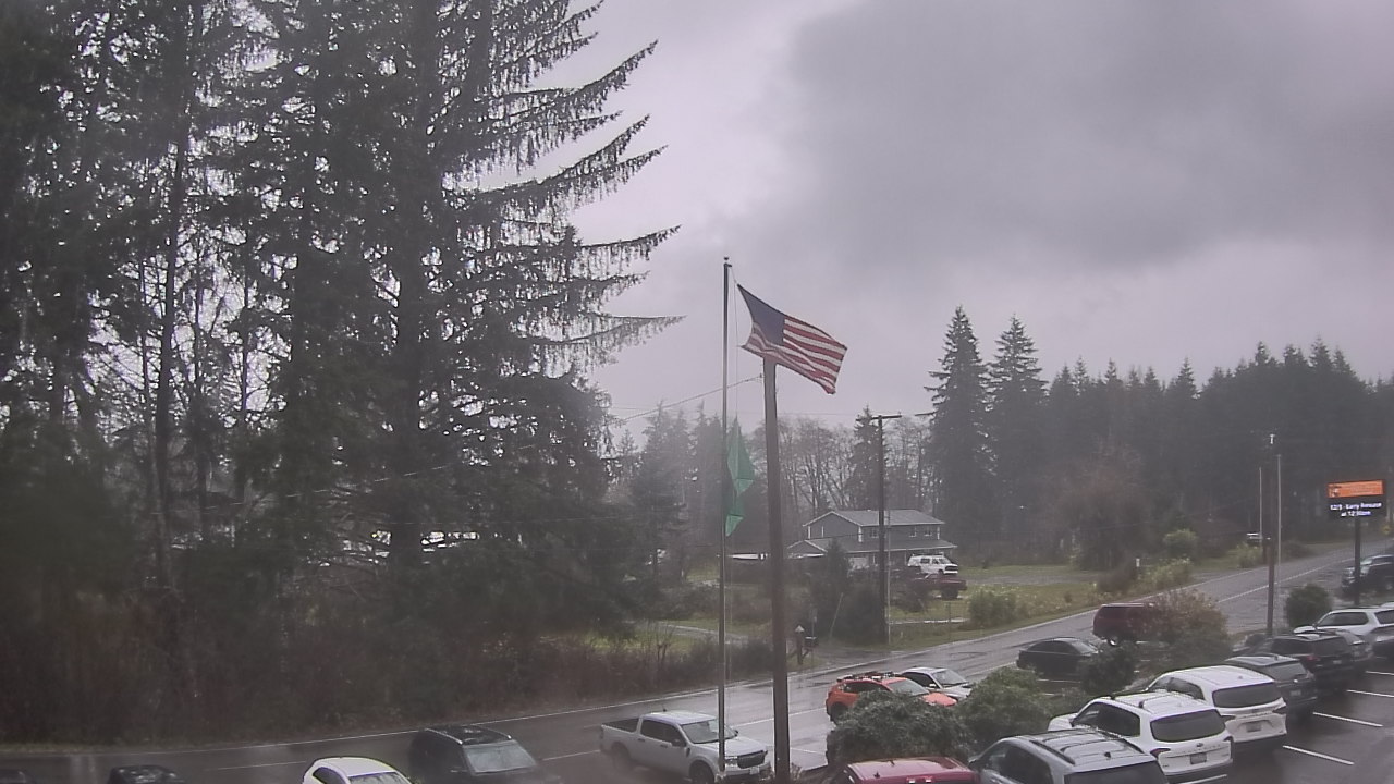 Thumbnail for current weather camera view from Wishkah Valley School in Aberdeen, Washington