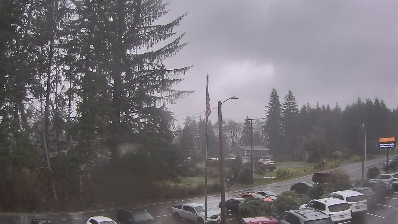 Thumbnail for current weather camera view from Wishkah Valley School in Aberdeen, Washington