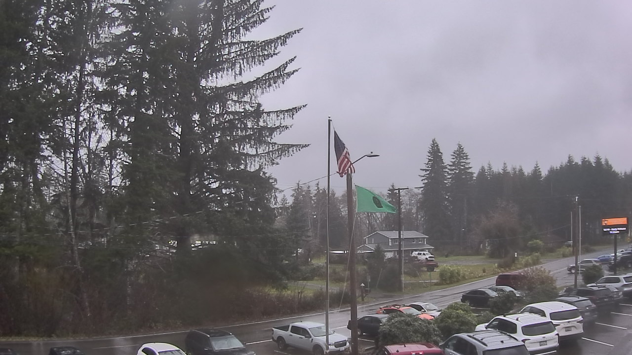 Thumbnail for current weather camera view from Wishkah Valley School in Aberdeen, Washington