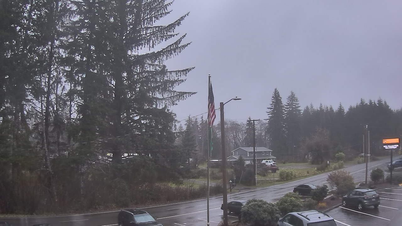 Thumbnail for current weather camera view from Wishkah Valley School in Aberdeen, Washington