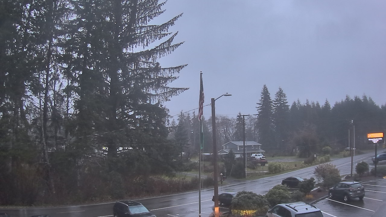 Thumbnail for current weather camera view from Wishkah Valley School in Aberdeen, Washington