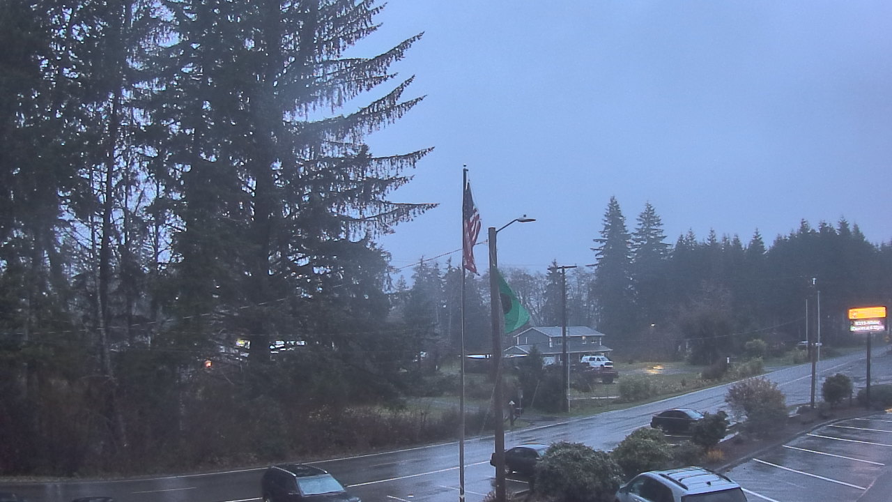 Thumbnail for current weather camera view from Wishkah Valley School in Aberdeen, Washington