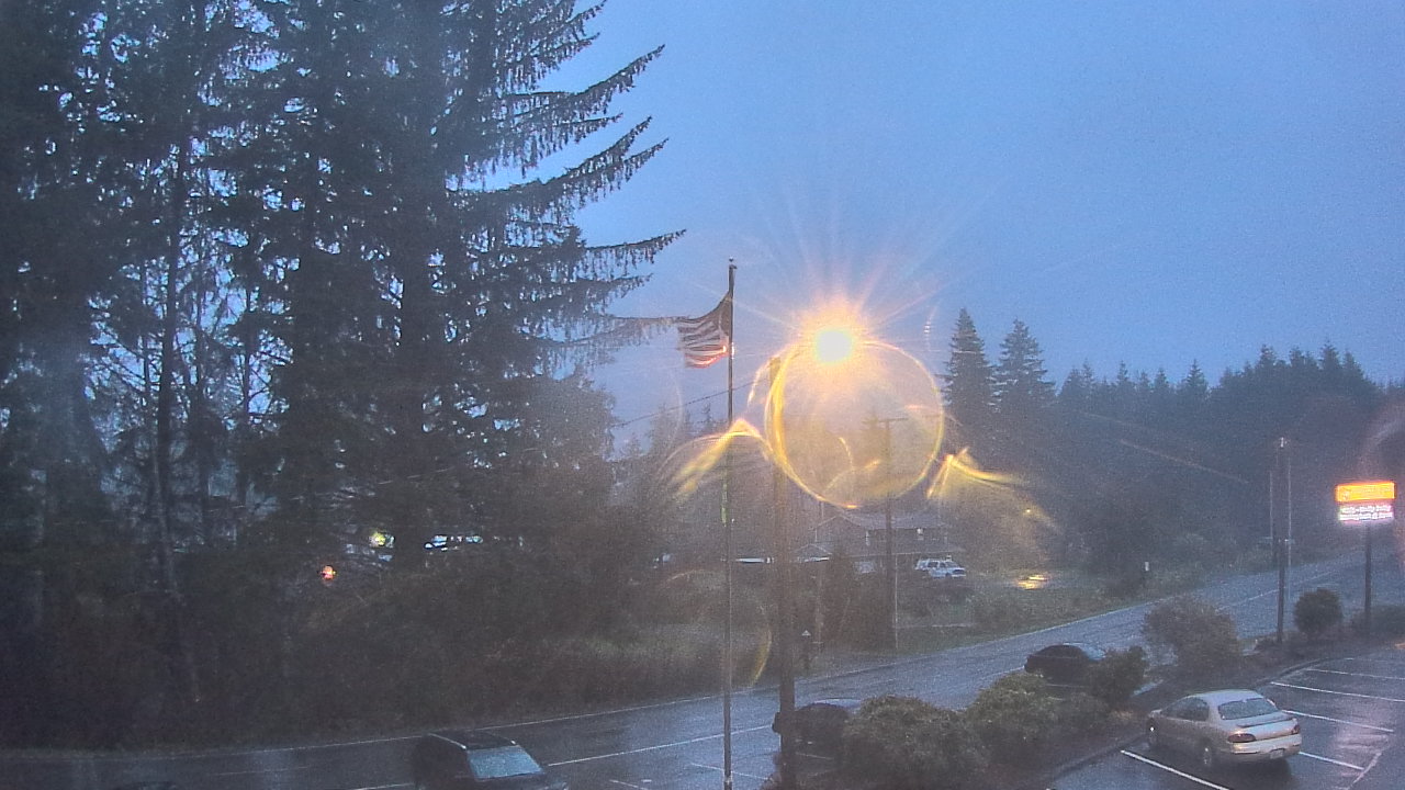 Thumbnail for current weather camera view from Wishkah Valley School in Aberdeen, Washington