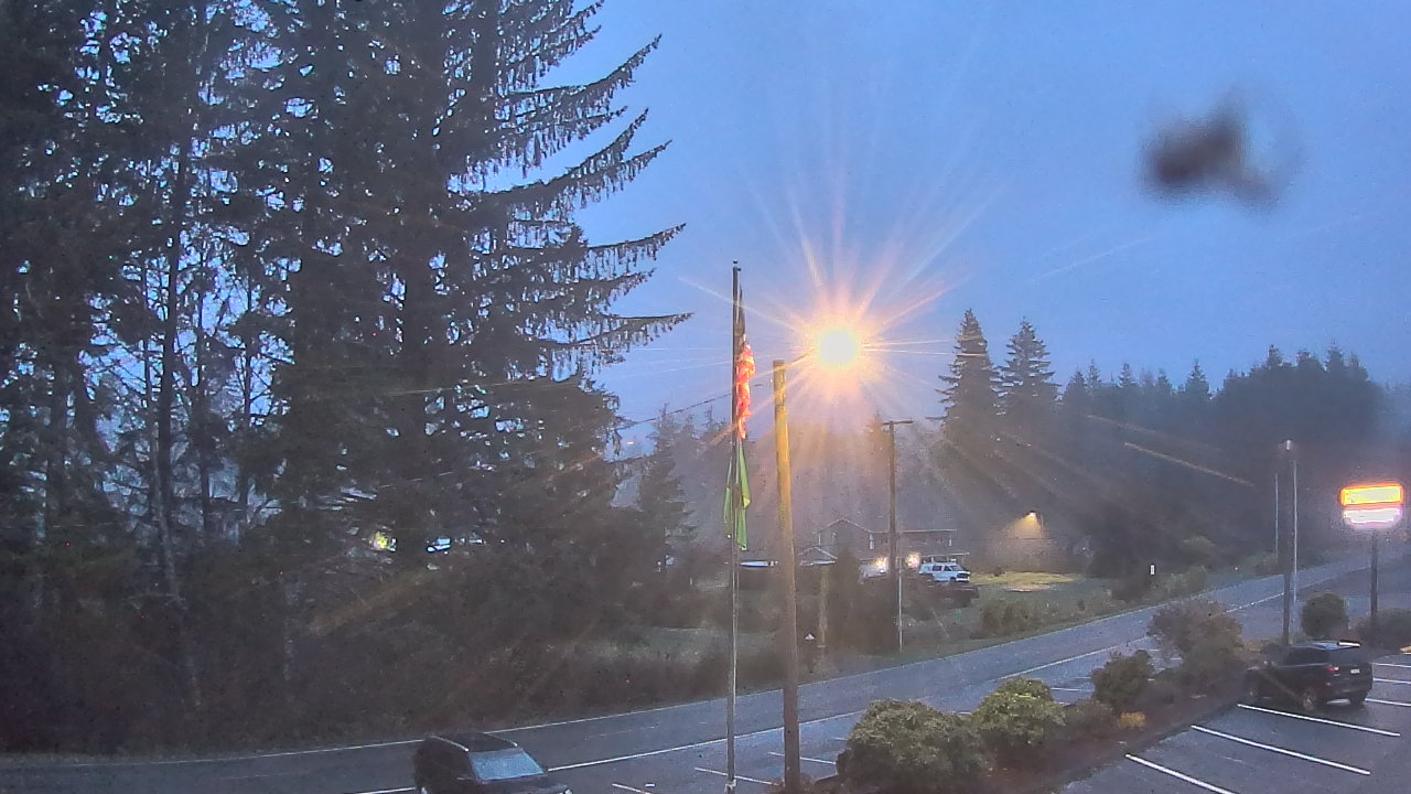 Thumbnail for current weather camera view from Wishkah Valley School in Aberdeen, Washington