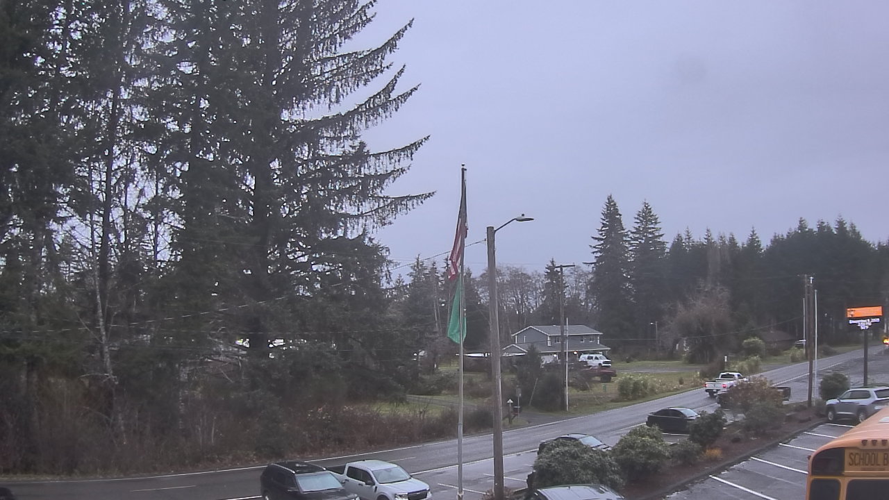Thumbnail for current weather camera view from Wishkah Valley School in Aberdeen, Washington