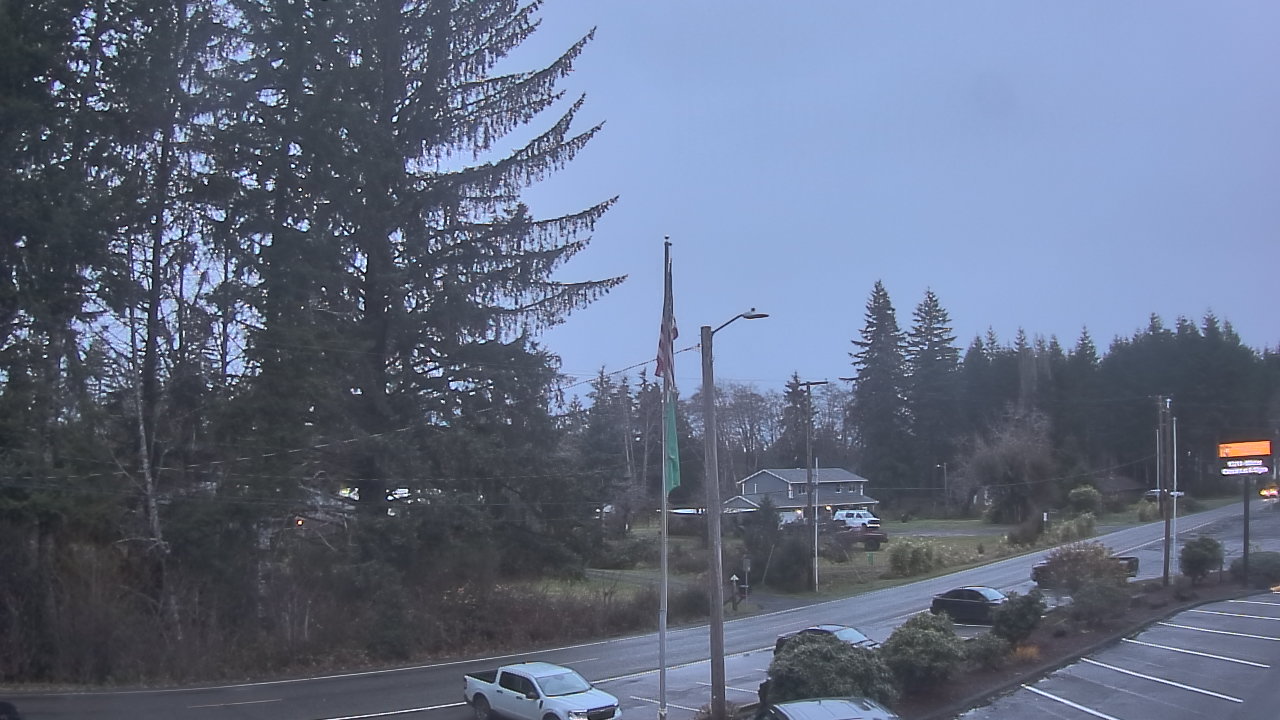Thumbnail for current weather camera view from Wishkah Valley School in Aberdeen, Washington