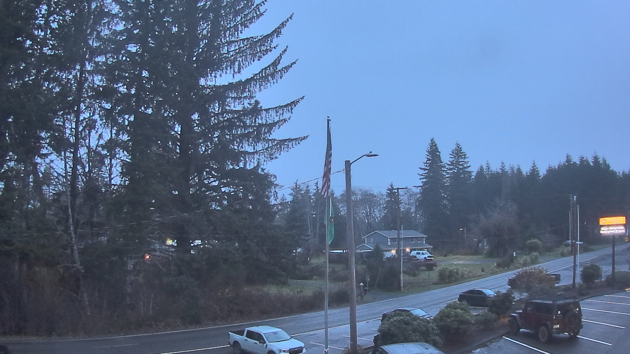 Thumbnail for current weather camera view from Wishkah Valley School in Aberdeen, Washington