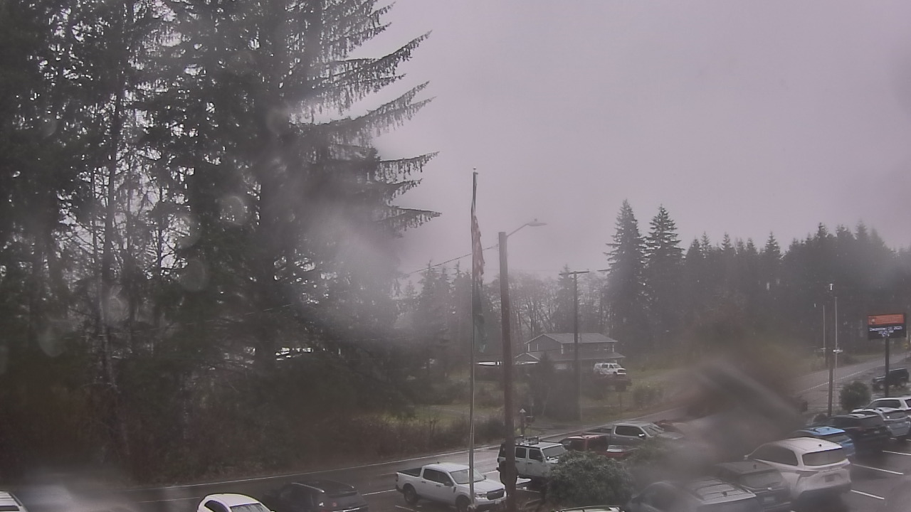 Thumbnail for current weather camera view from Wishkah Valley School in Aberdeen, Washington