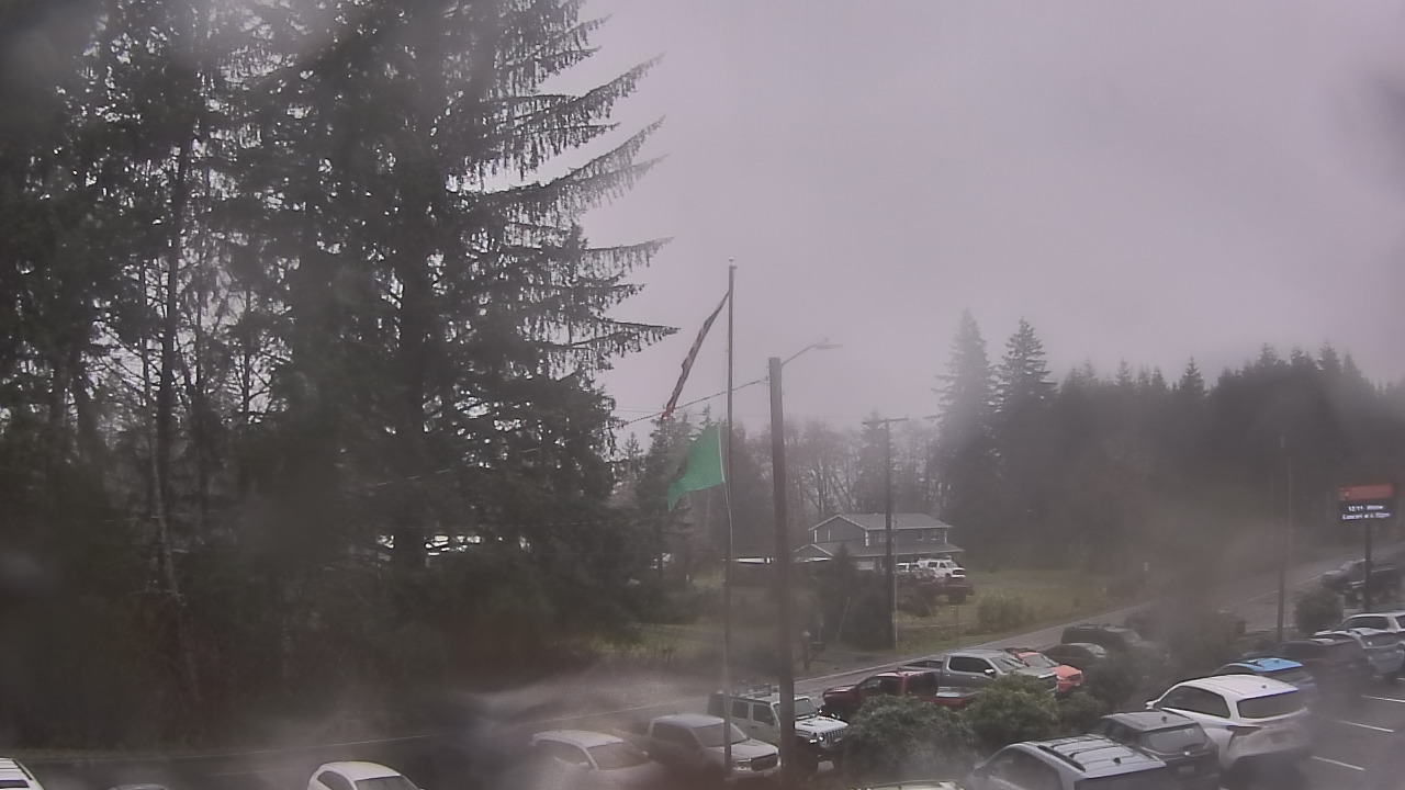 Thumbnail for current weather camera view from Wishkah Valley School in Aberdeen, Washington