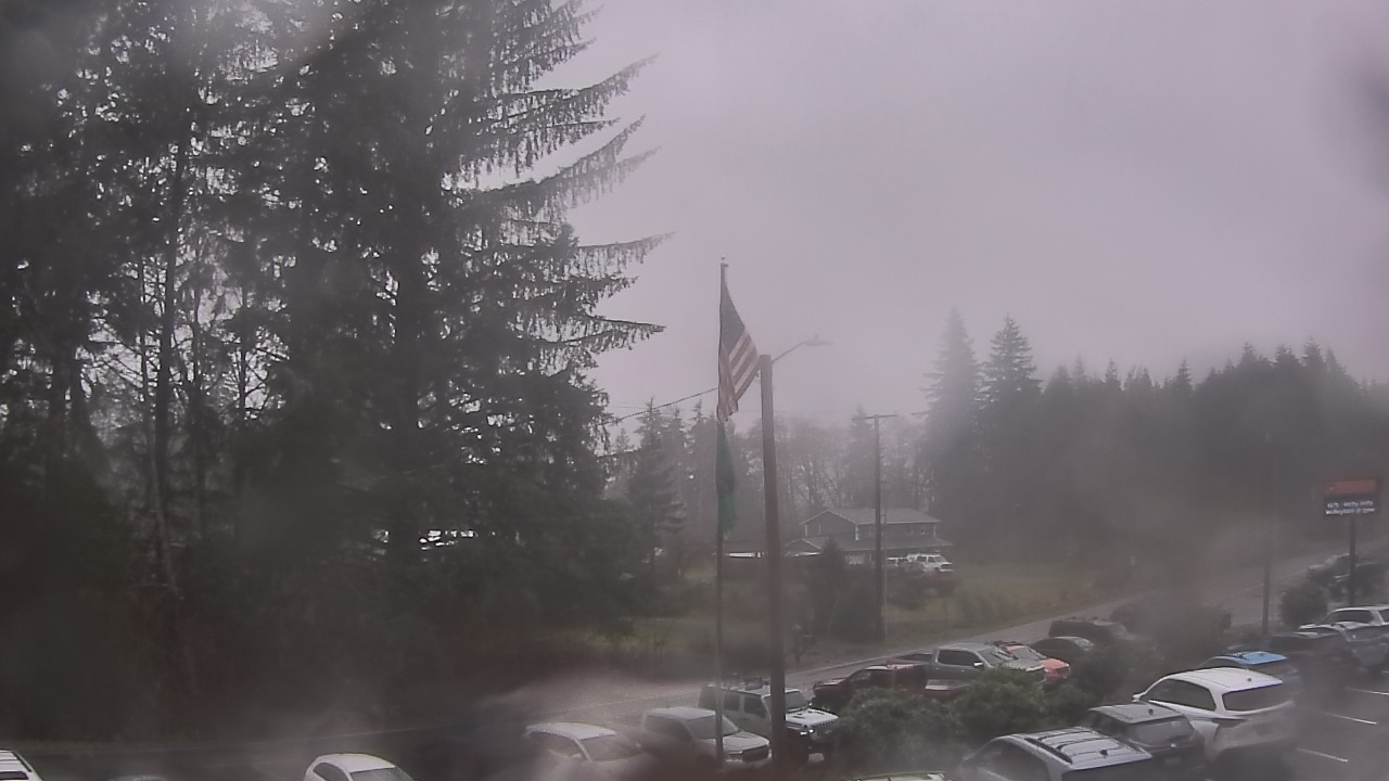 Thumbnail for current weather camera view from Wishkah Valley School in Aberdeen, Washington