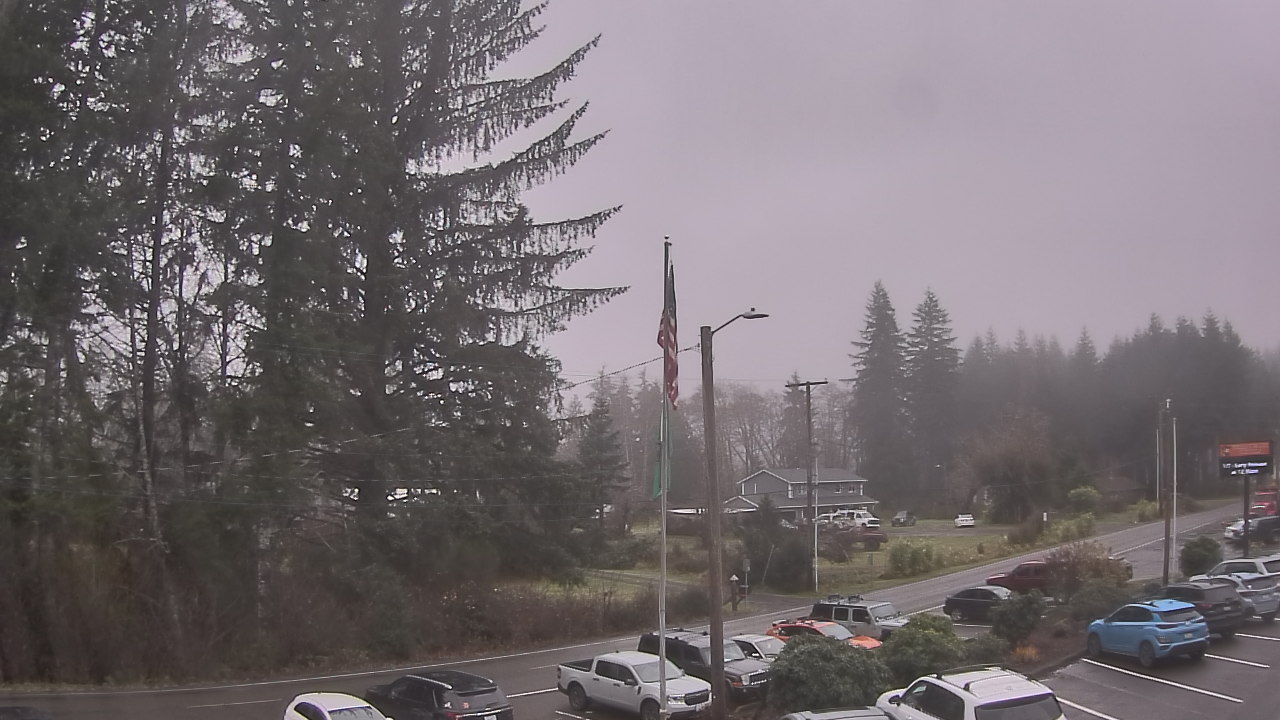 Thumbnail for current weather camera view from Wishkah Valley School in Aberdeen, Washington