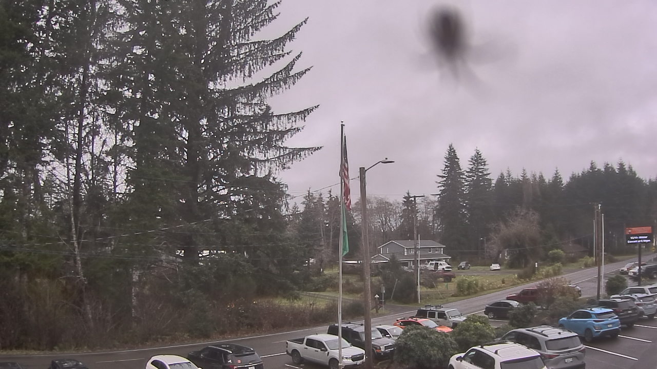 Thumbnail for current weather camera view from Wishkah Valley School in Aberdeen, Washington